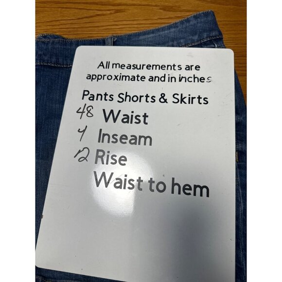 Torrid Women's Classic Medium Wash Big Pocket Everyday Denim Short Size 26 - Picture 7 of 7